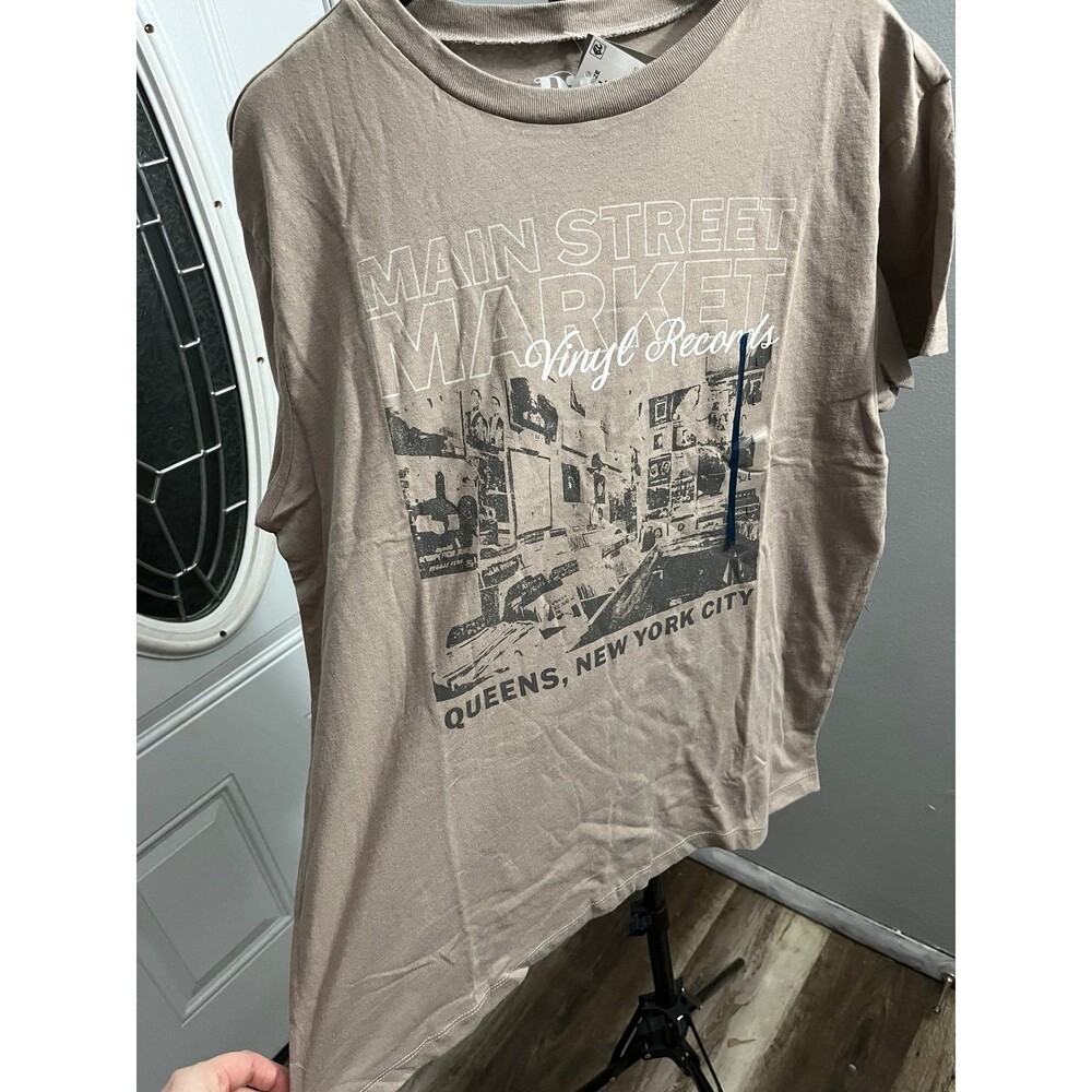 Graphic main st tshirt